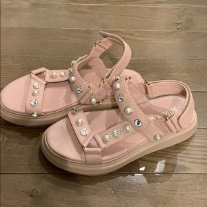 Zoelie pearl sport sandal